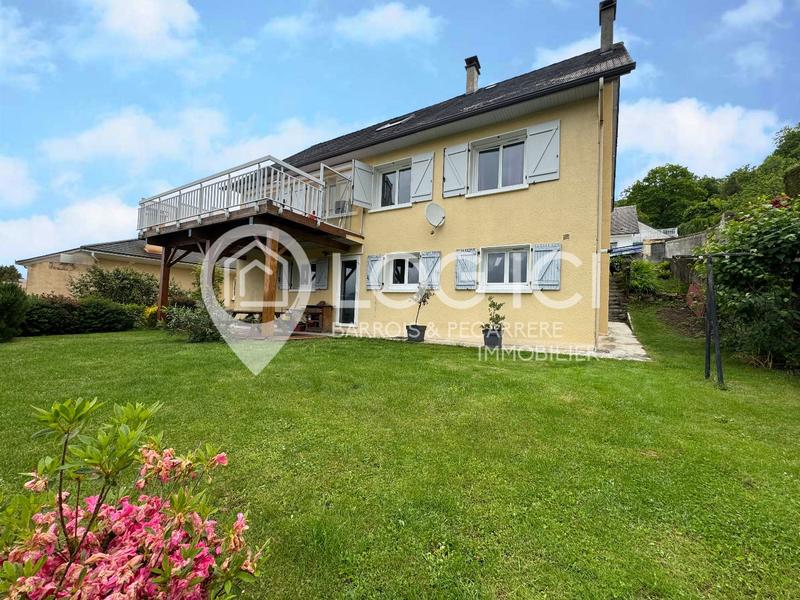 Maison - 180 m² - 7 pièces