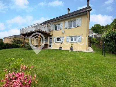 Maison - 180 m² - 7 pièces