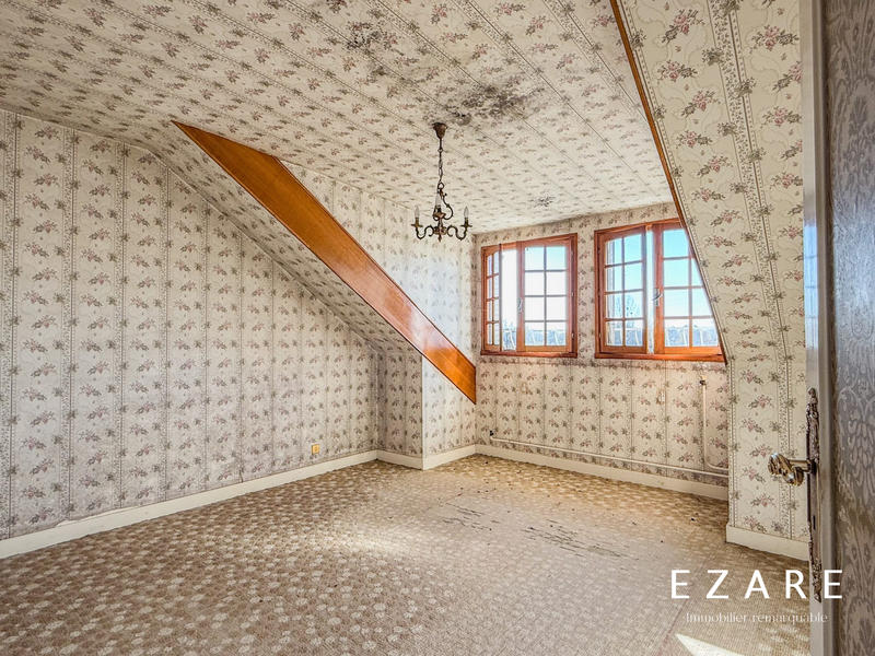 Maison traditionnelle - 149 m² - 6 pièces