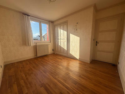 Maison - 96 m² - 5 pièces