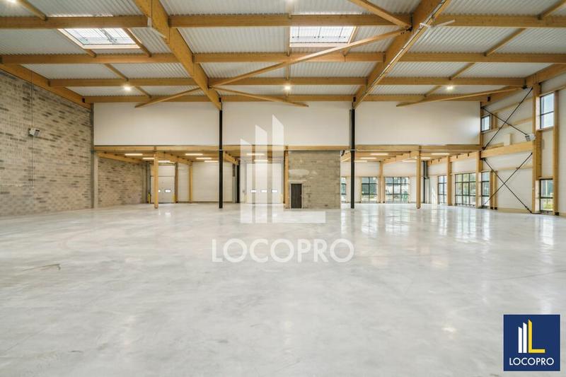 Local d'activité / Entrepôt - 15 250 m²
