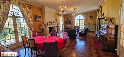 Maison - 322 m² - 9 pièces