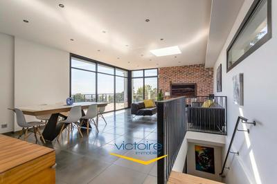 Maison - 183 m² - 5 pièces