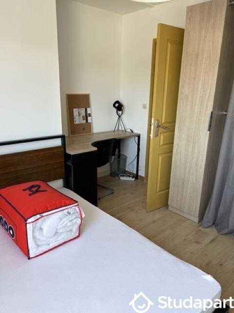 Chambre - 11 m² - 1 pièce