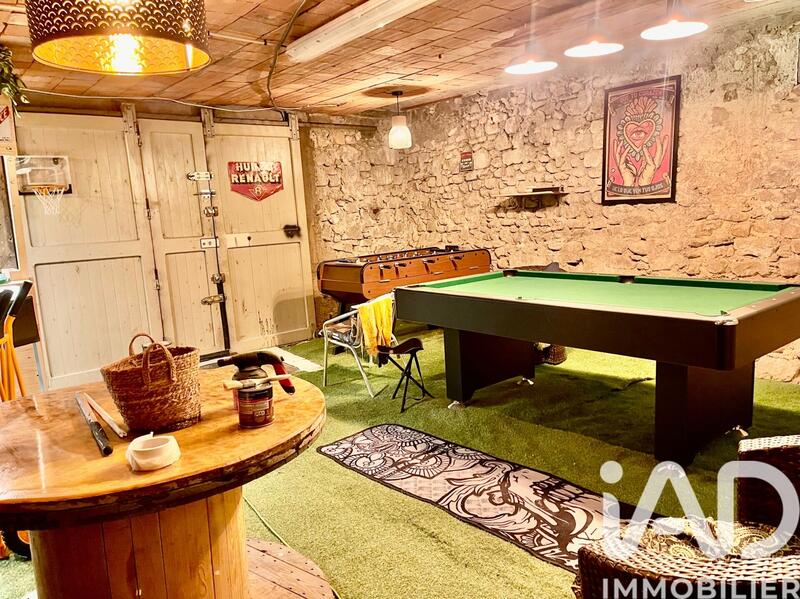 Maison - 190 m² - 9 pièces