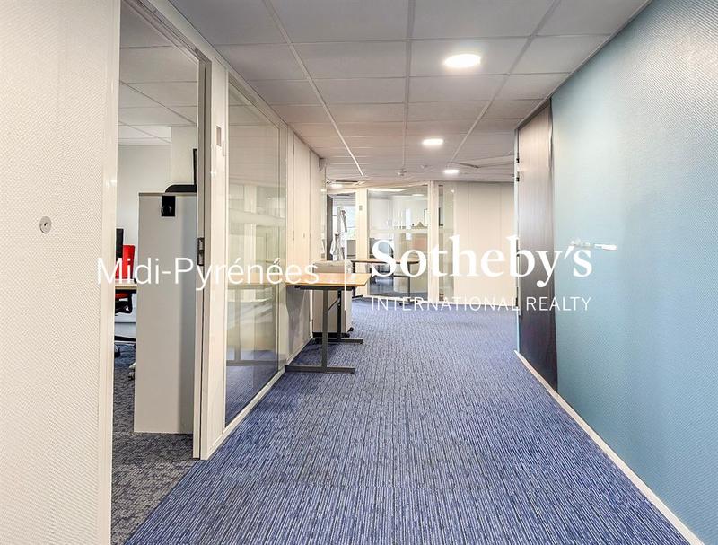 Local d'activités - 4 564 m²