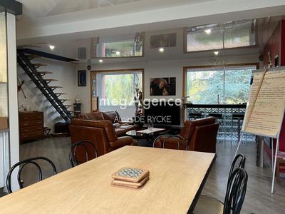 Pavillon - 220 m² - 7 pièces