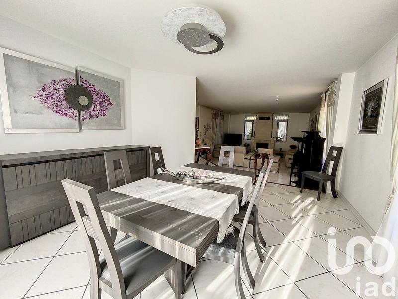 Maison - 270 m² - 6 pièces