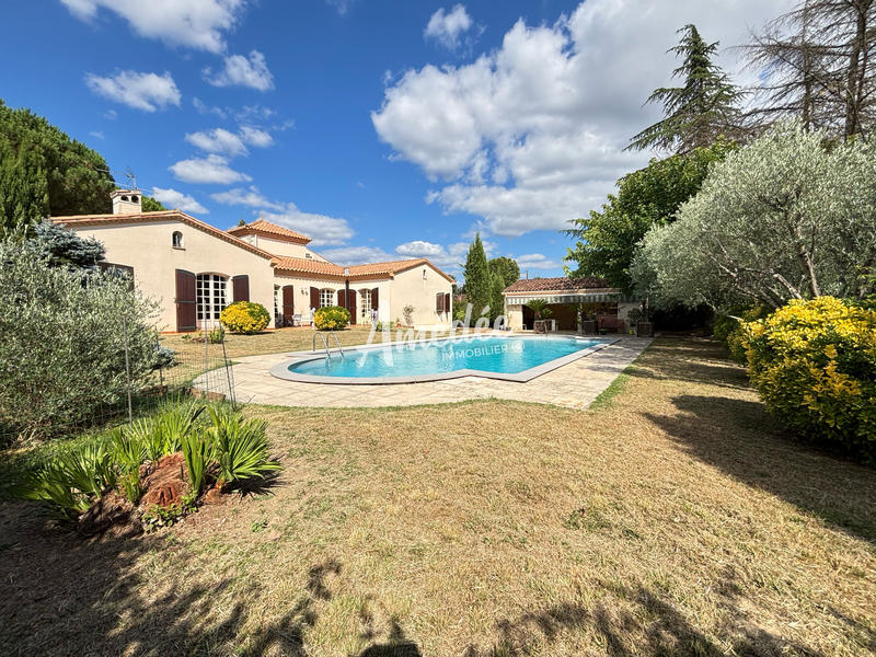 Maison traditionnelle - 228 m² - 5 pièces