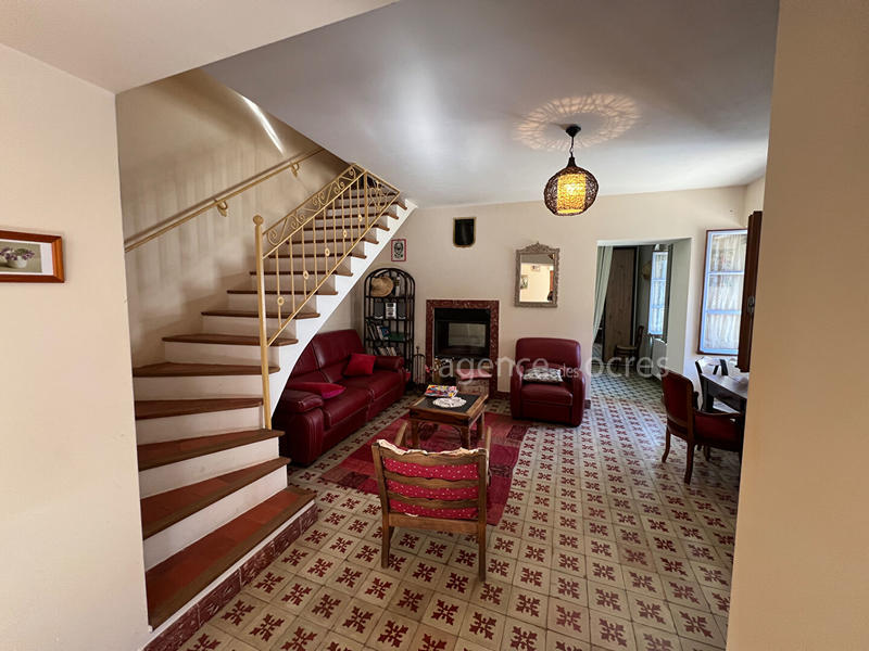 Maison - 260 m² - 9 pièces