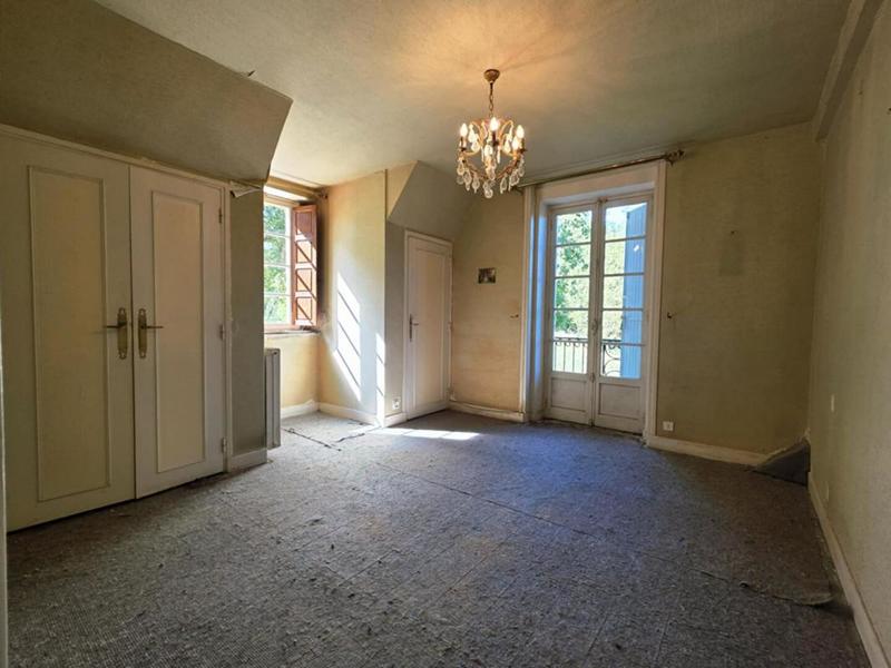 Maison - 235 m² - 4 pièces