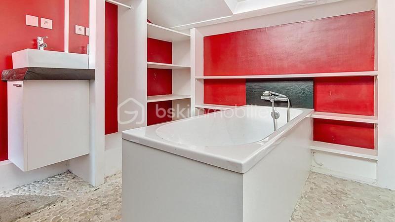 Loft - 140 m² - 6 pièces