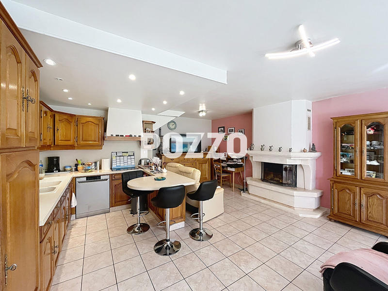 Maison - 212 m² - 7 pièces