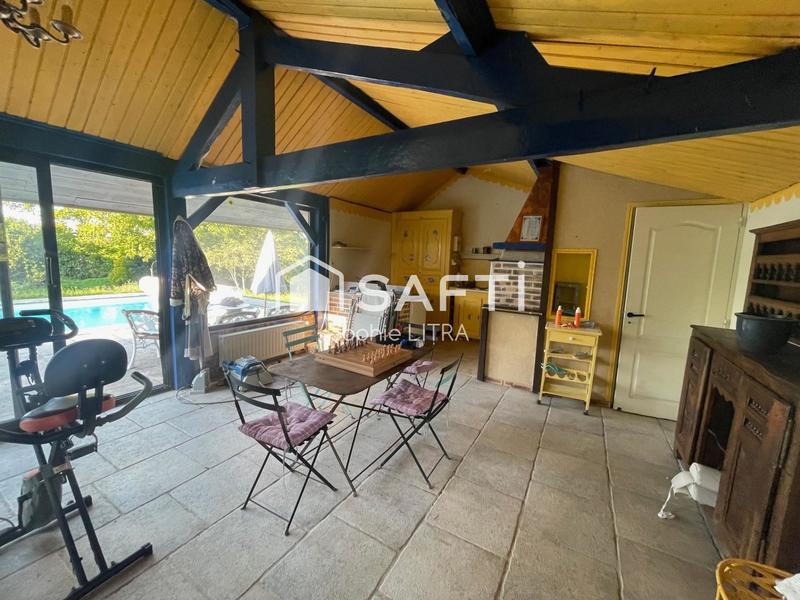 Maison - 250 m² - 8 pièces