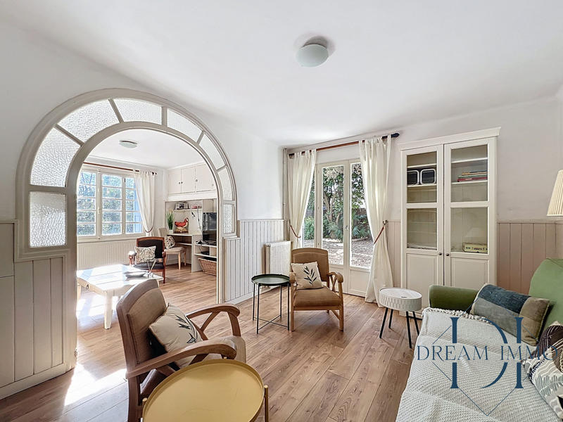 Mas - 405 m² - 17 pièces