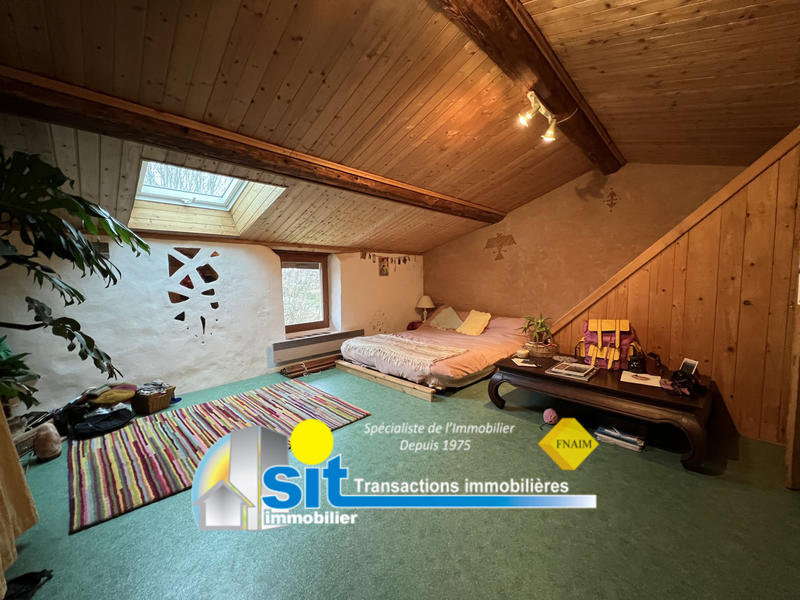 Maison - 230 m² - 8 pièces