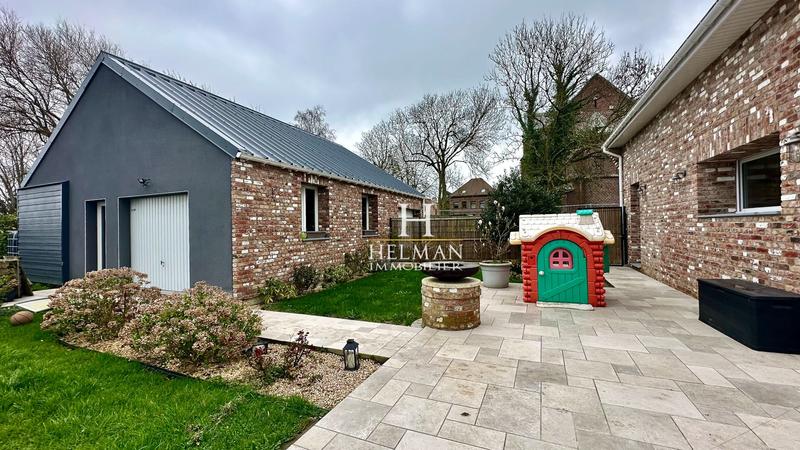 Maison - 93 m² - 4 pièces