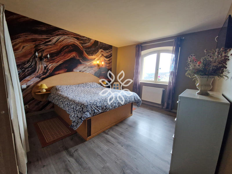 Propriété - 223 m² - 7 pièces