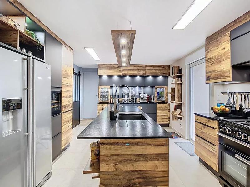 Maison de maîtres - 480 m² - 8 pièces