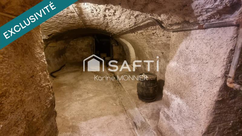 Maison - 330 m² - 12 pièces