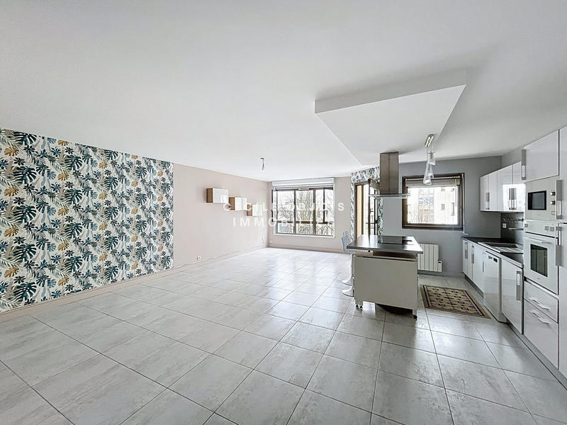 Appartement - 103 m² - 4 pièces