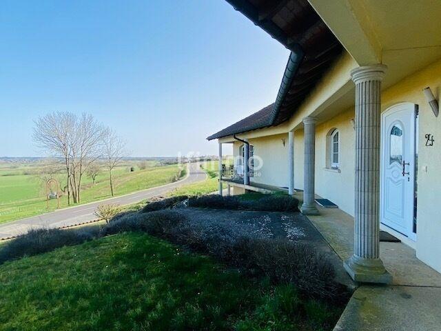 Maison - 210 m² - 6 pièces