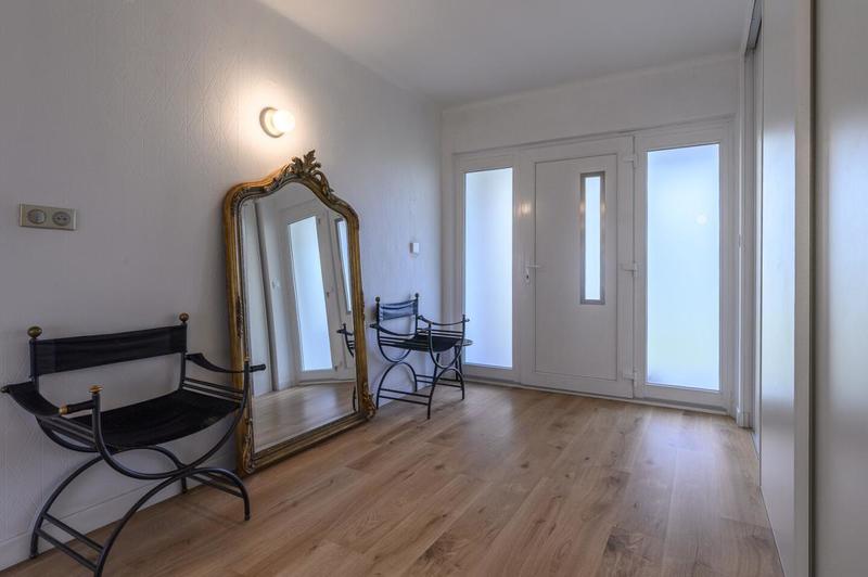 Maison - 268 m² - 6 pièces