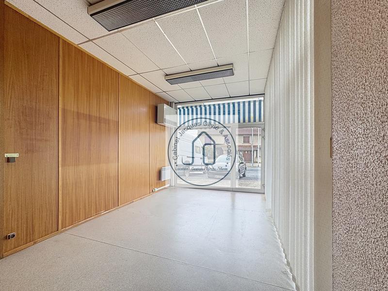 Local commercial - 164 m² - 9 pièces