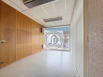 Local commercial - 164 m² - 9 pièces