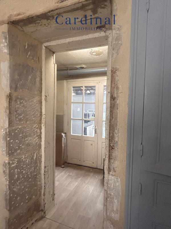 Fonds de commerce - Magasins - 305 m²