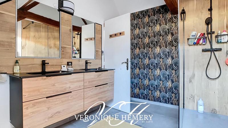 Maison - 180 m² - 8 pièces