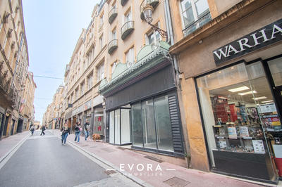 Local d'activités - 125 m²