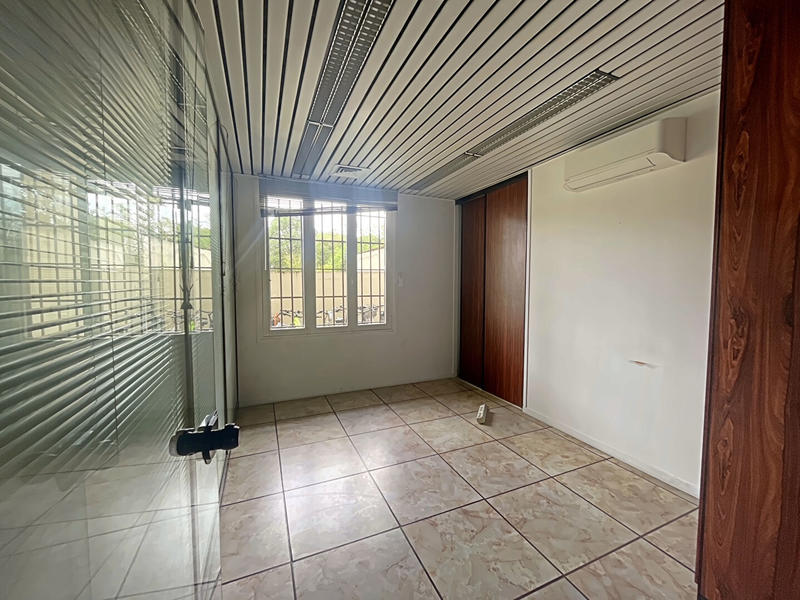 Local commercial - 97 m²