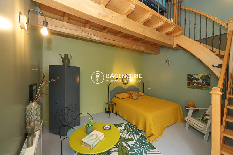 Maison - 300 m² - 7 pièces