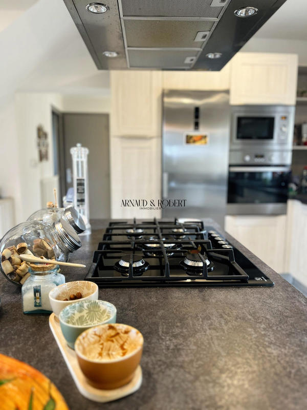 Maison ancienne - 238 m² - 8 pièces