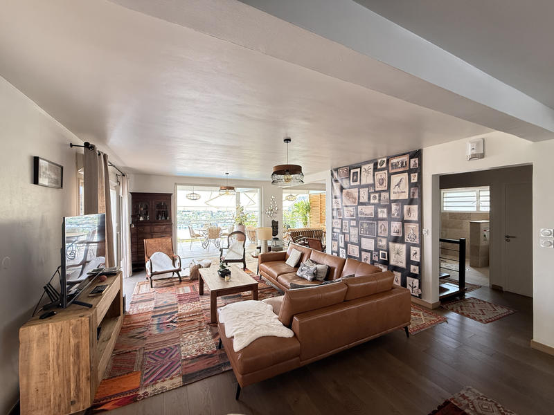 Maison - 350 m² - 9 pièces