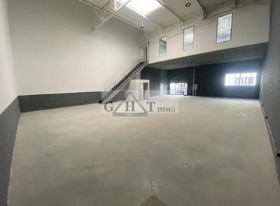 Entrepôt - 350 m²