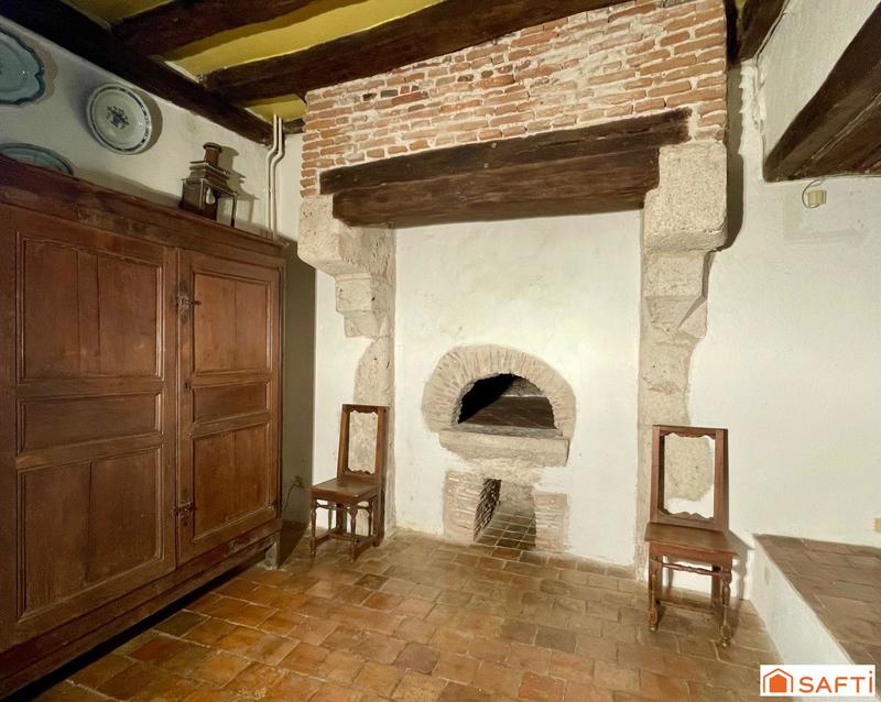 Maison - 285 m² - 15 pièces