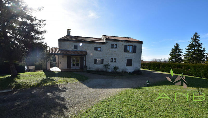 Maison - 290 m² - 5 pièces