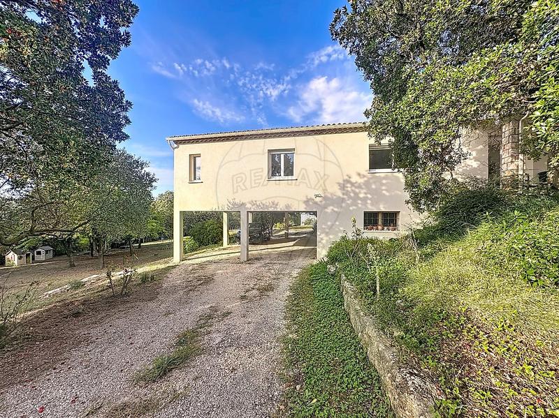 Maison - 135 m² - 6 pièces