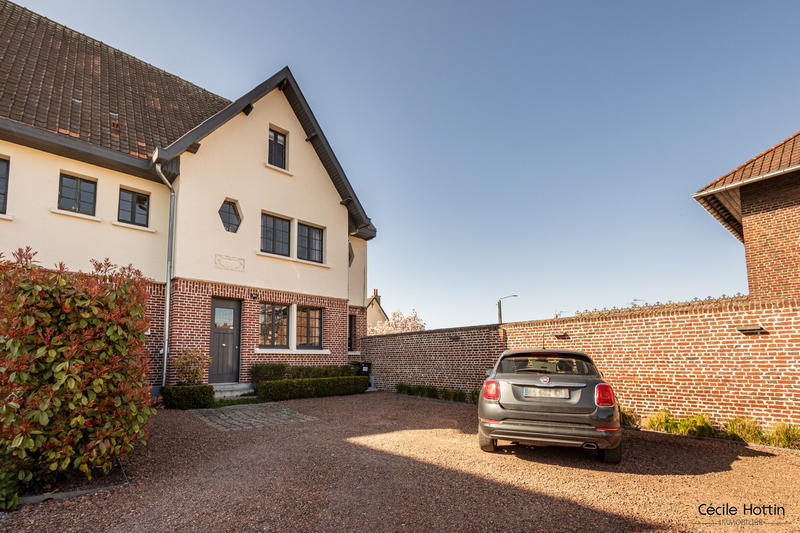 Maison ancienne - 260 m² - 8 pièces