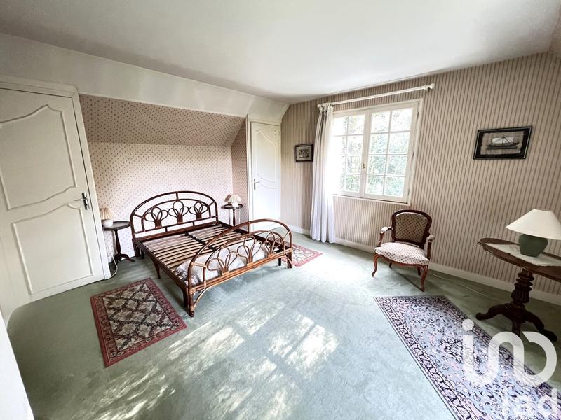 Maison - 208 m² - 8 pièces