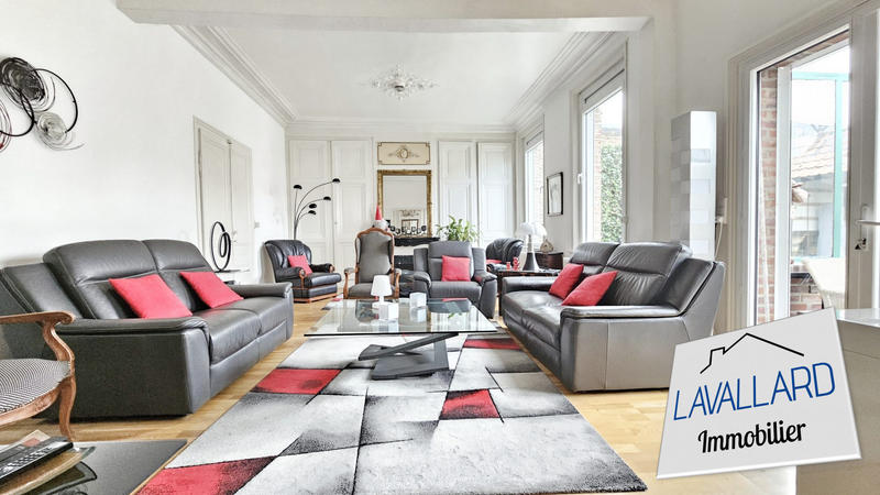 Maison - 250 m² - 13 pièces