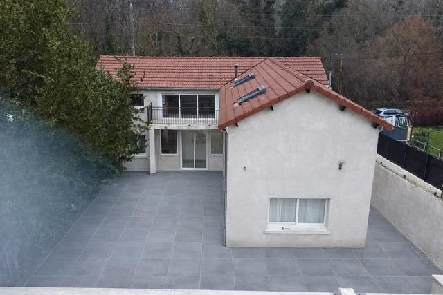 Maison - 214 m² - 7 pièces