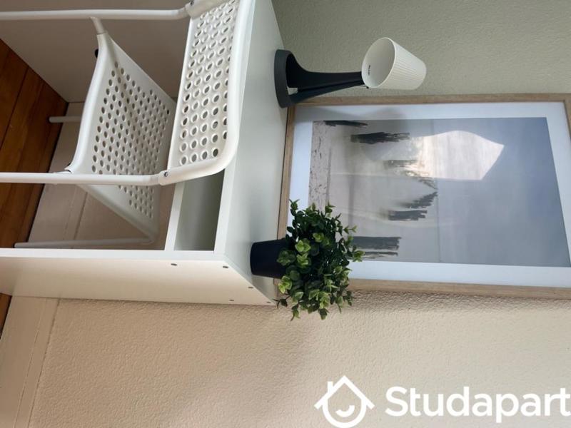 Chambre - 9 m² - 1 pièce