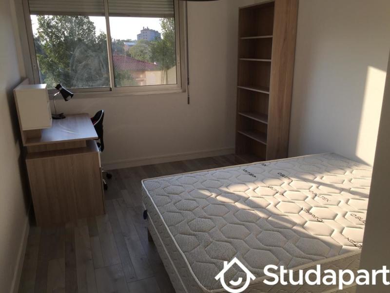 Chambre - 10 m² - 1 pièce