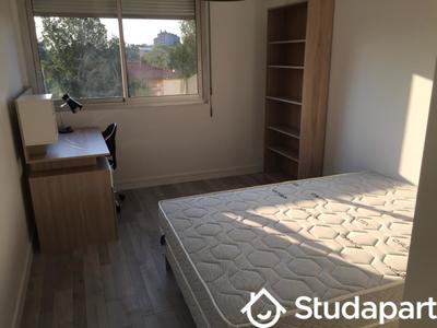 Chambre - 10 m² - 1 pièce