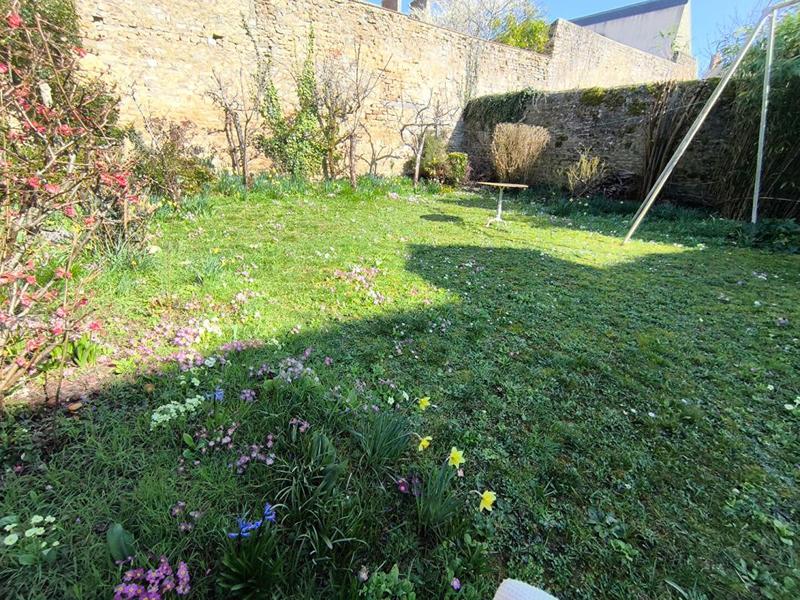 Maison - 324 m² - 8 pièces