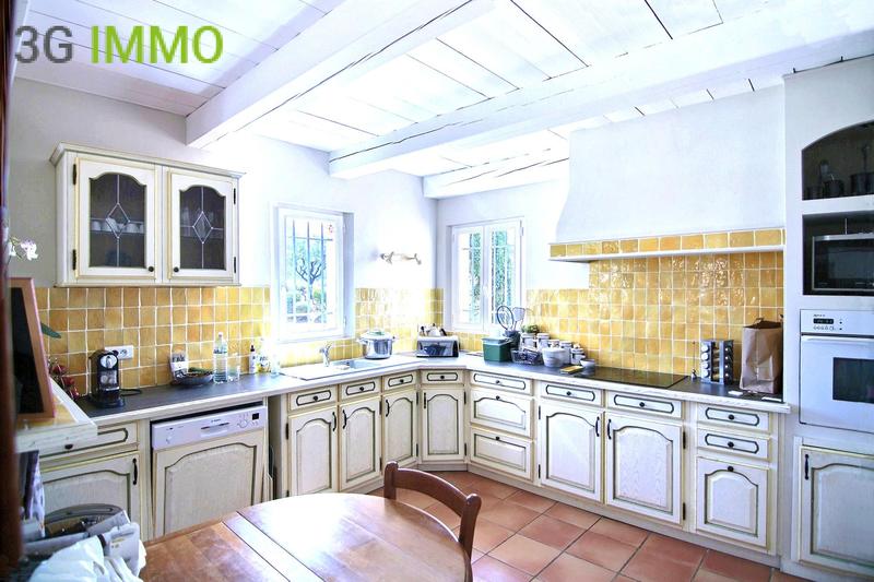 Bastide - 245 m² - 6 pièces