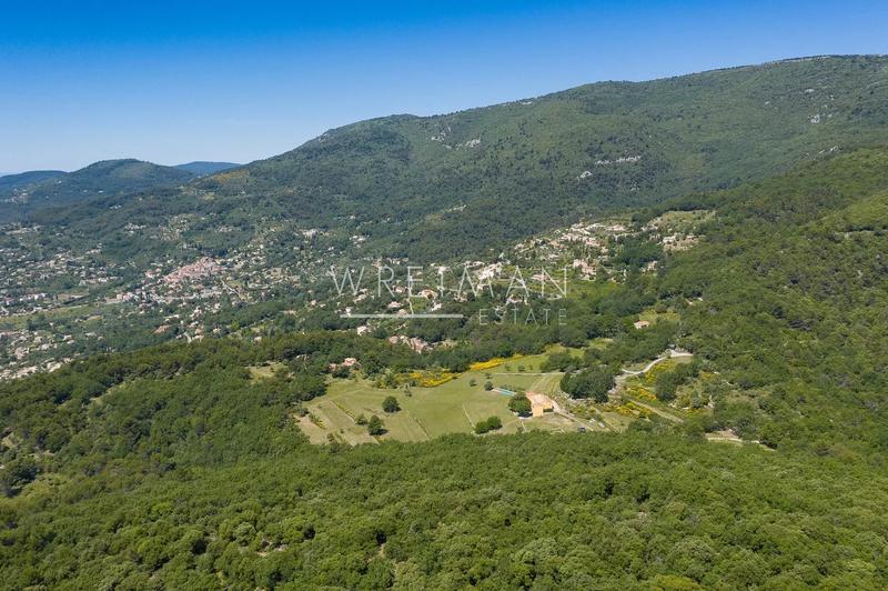 Propriété - 550 m² - 11 pièces